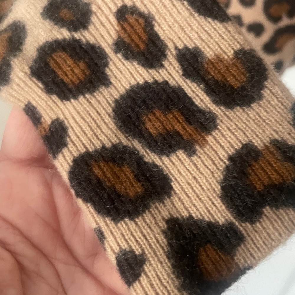 Cynthia Rowley 100% luxurious 2-ply cashmere gorgeous Leopard Print sweater - Picture 5 of 8